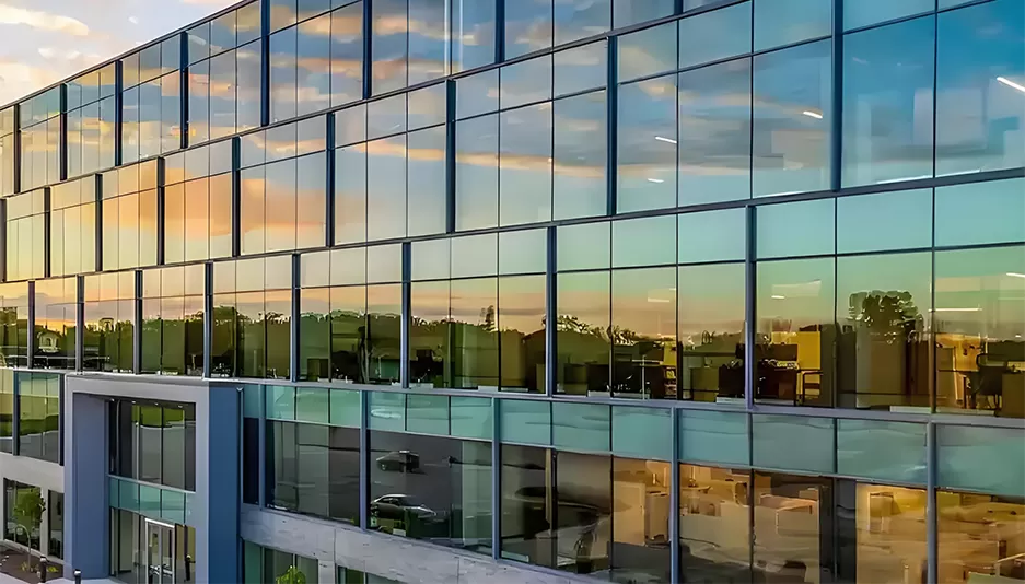 Introduction de l'industrie du traitement du verre architectural