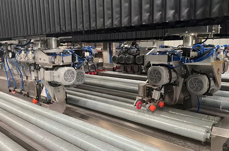 Servo contrôle de couture en verre