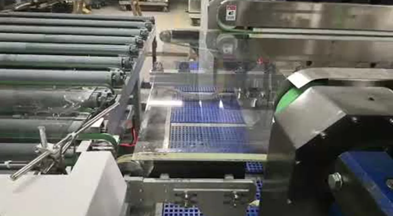 Vidéo de machine à bordure ronde double ligne droite