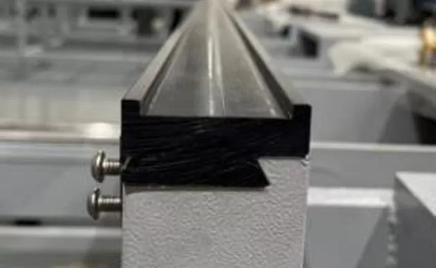 Structure de transmission brevetée pour la machine à double bordure de ligne droite